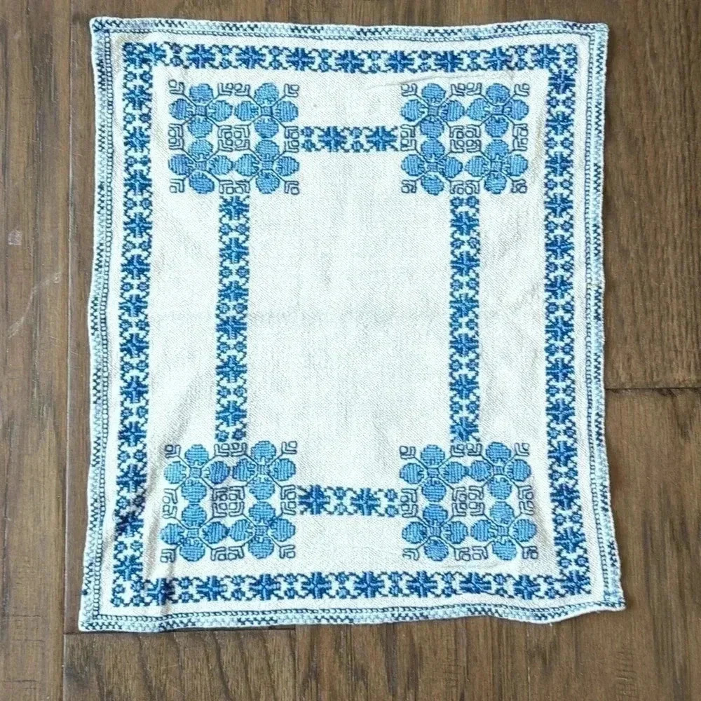 6 Table Napkins
